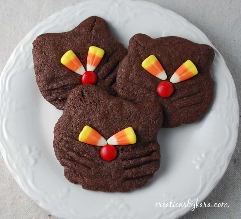 food gifts: halloween recipe-black cat cookies