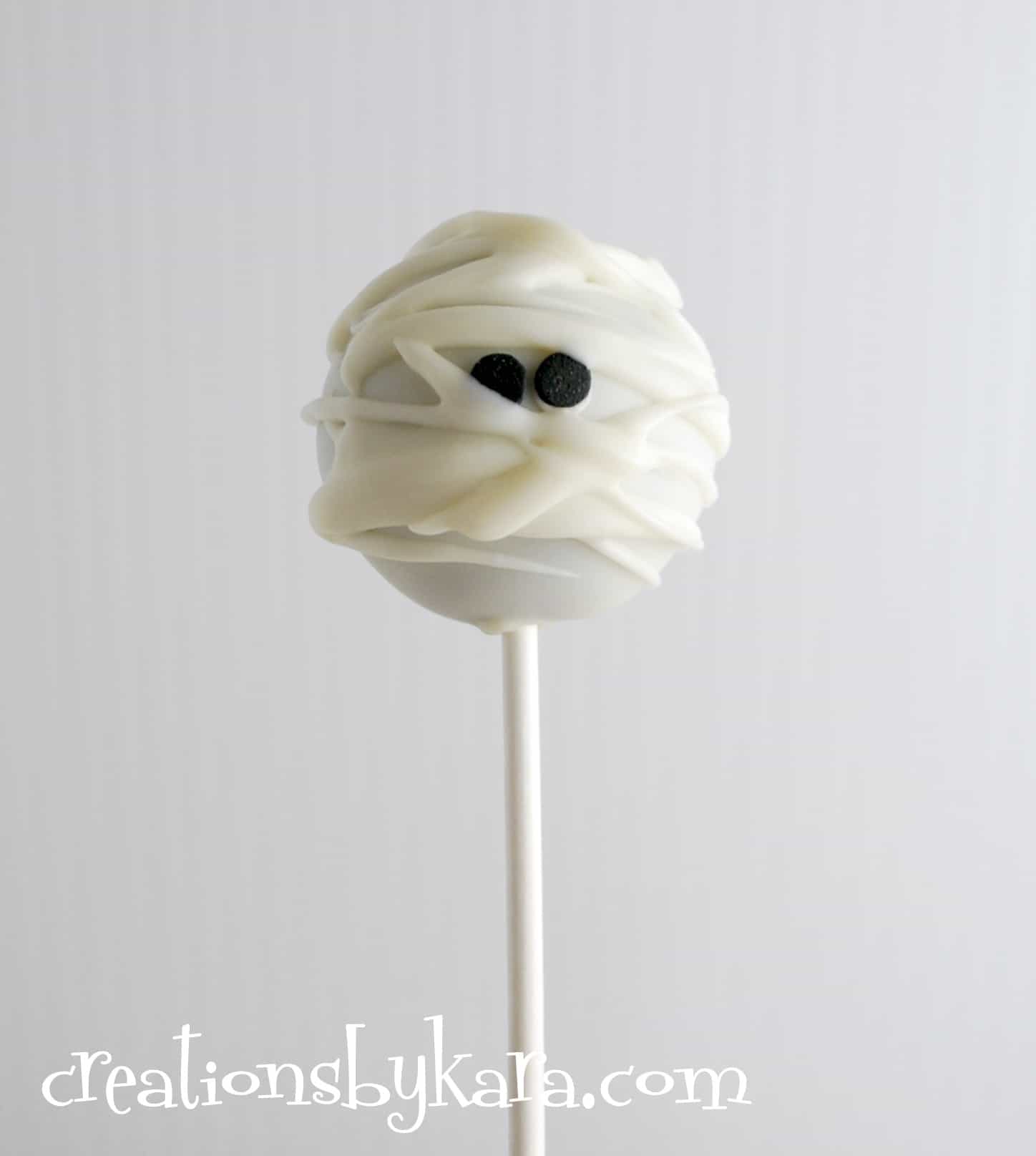 halloween-food-mummy-cake-pops