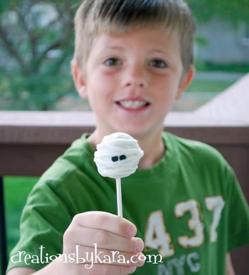 Halloween Mummy Cake Pops