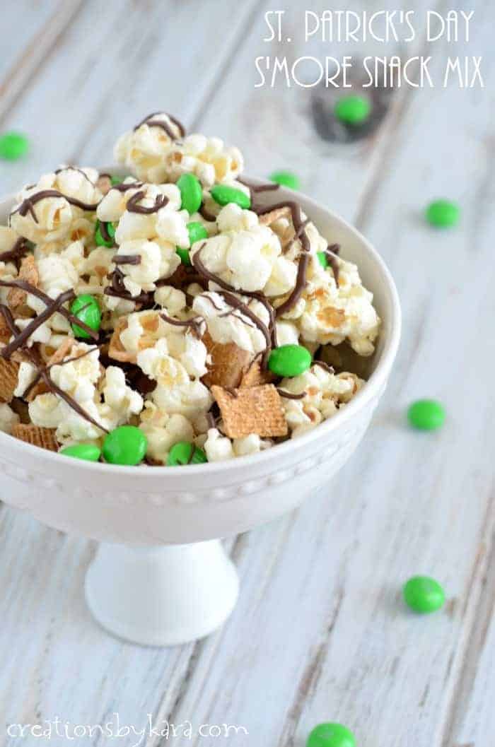 St. Patricks Day Smores Snack Mix- an easy and yummy treat!