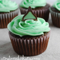Mint Chocolate Cupcakes with Mint Fudge Filling
