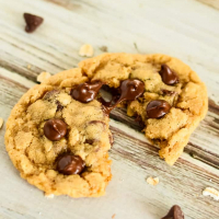Whole Wheat Chocolate Chip Cookies with Oats