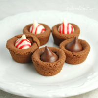 Hershey Mint Kiss Cookie Cups {Christmas Cookie recipe}