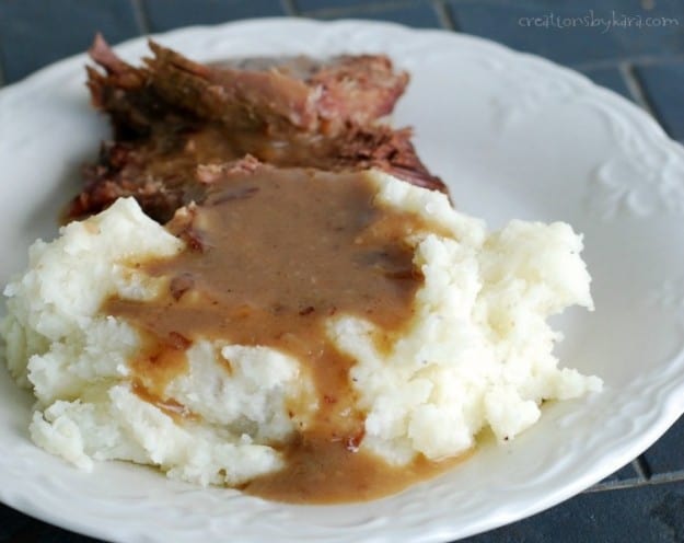 plate of garlic mashed potatoes with beef