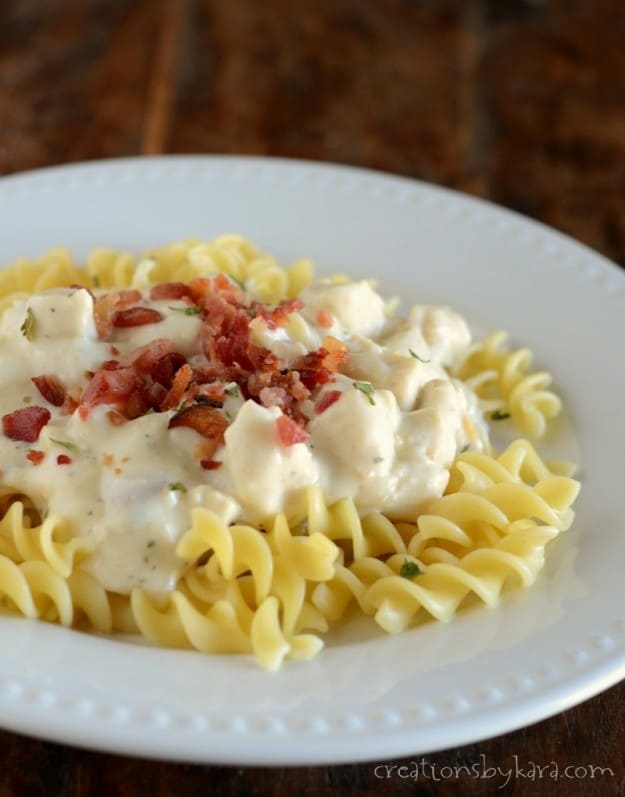 plate of chicken bacon ranch pasta