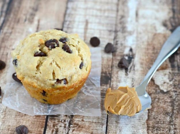 muffins with peanut butter and chocolate chips