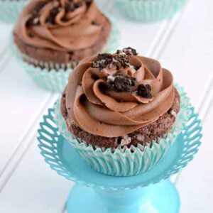 Oreo Cupcakes with Chocolate Frosting