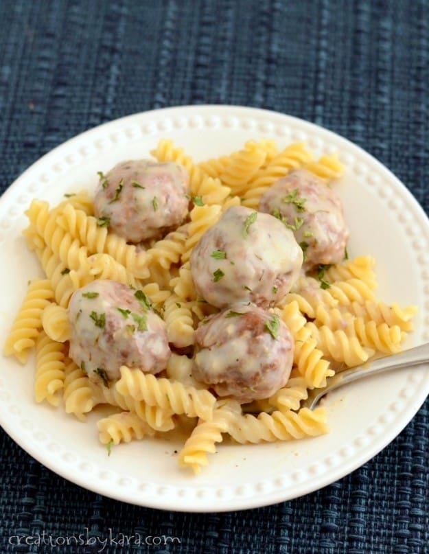 How to make meatballs in creamy sauce- a perfect family dinner recipe