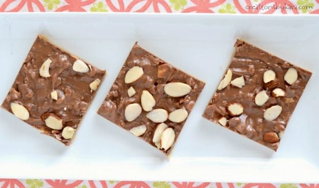 Love toffee? You need to make these easy toffee bars. Melted Symphony bars make them extra tasty. A quick and easy recipe!