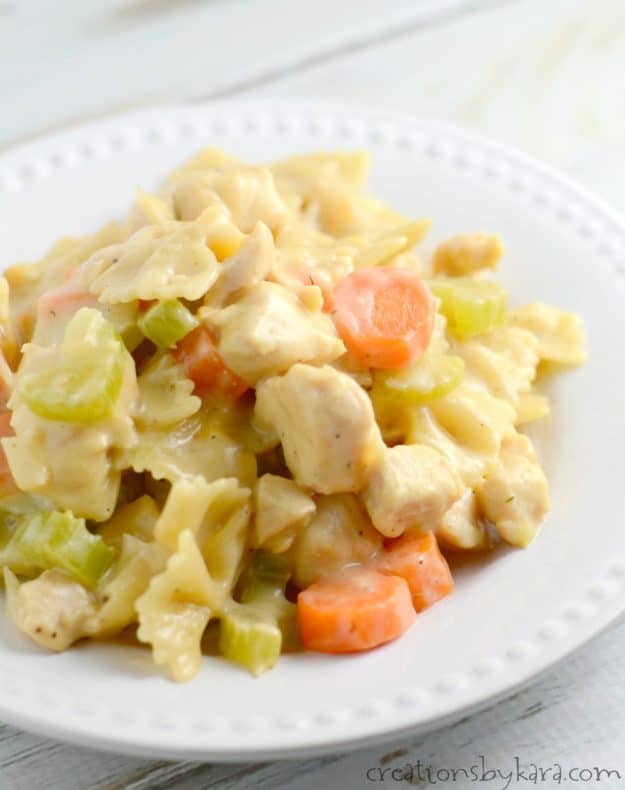30 minute Skillet Chicken Noodle Casserole is a perfect dinner recipe for busy families. A creamy, hearty, and delicious skillet dinner. 