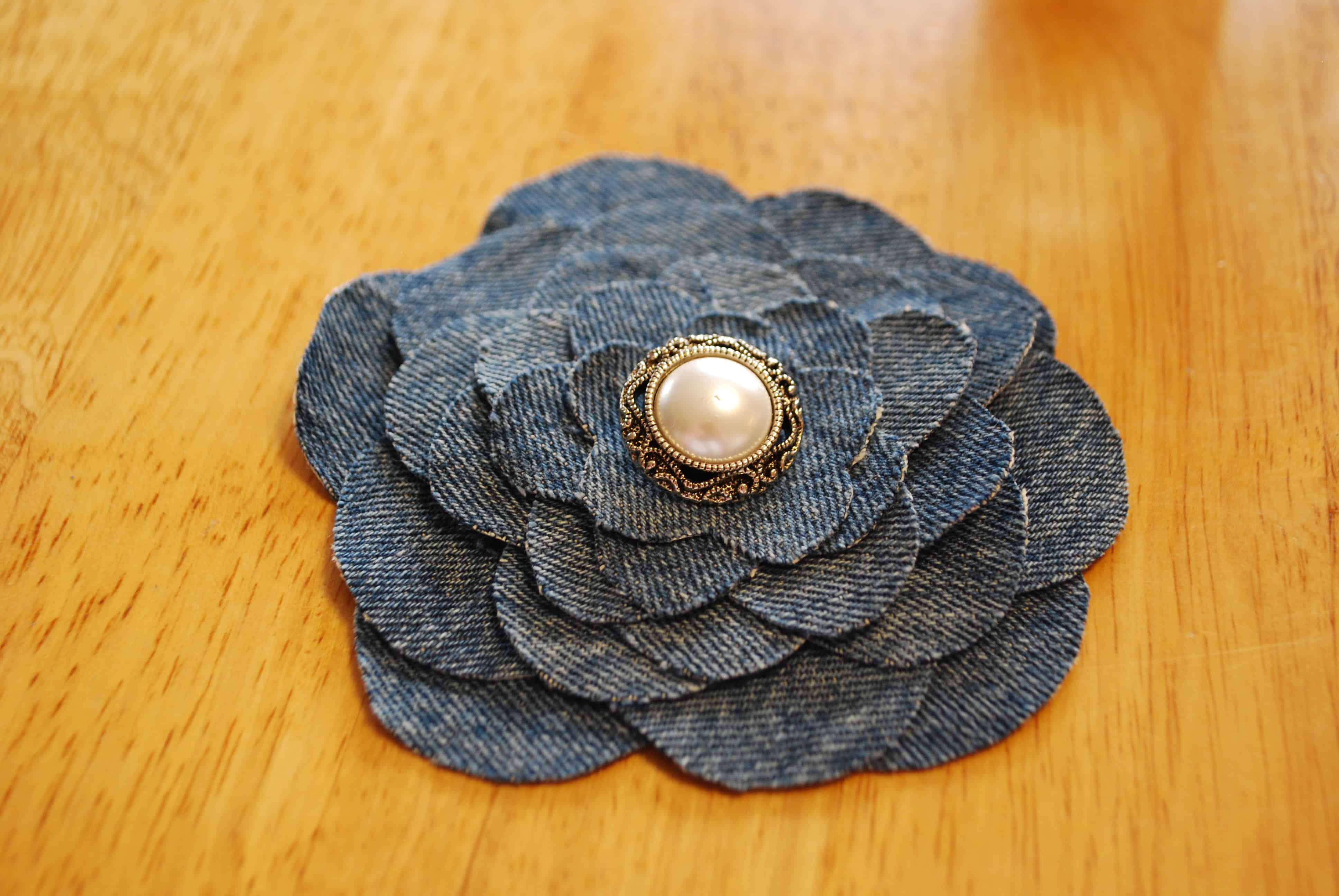 Tutorial: How to sew buttons on so they look like a flower… – I Dream of  Jeanne Marie