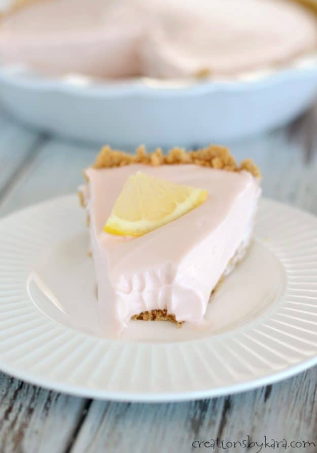 creamy pink lemonade pie with a lemon slice