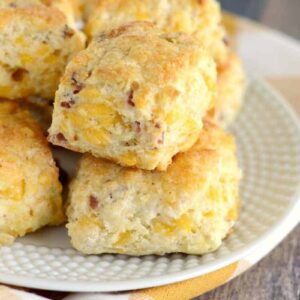 Bacon Cheese Biscuits - these easy biscuits go perfectly with soup. Everyone loves these biscuits.