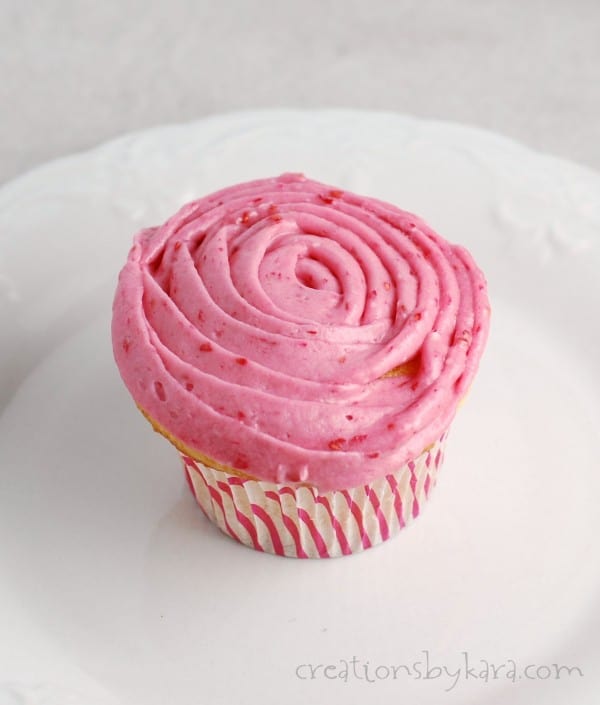 raspberry-frosting-vanilla-cupcake 028