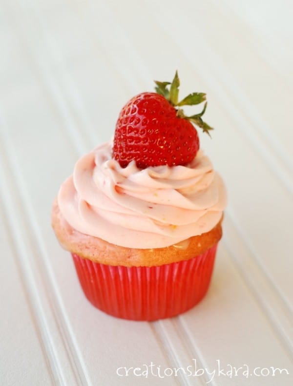 recipe-strawberry-lemonade-cupcakes