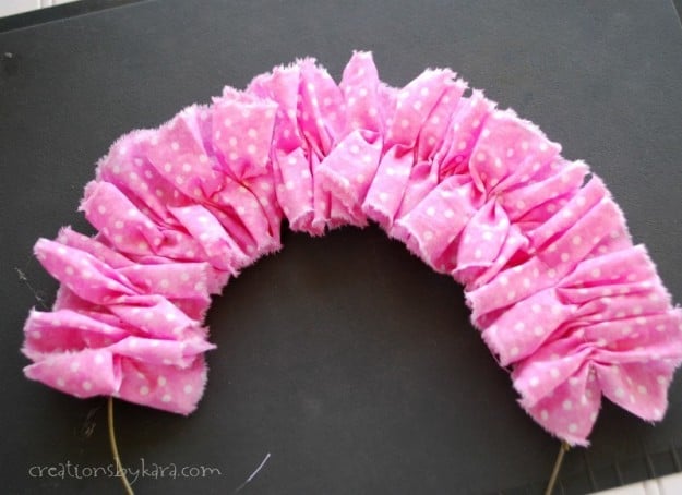 You can make this pretty ruffle wreath in about an hour!