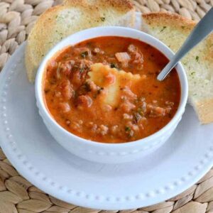 Recipe for hearty and delicious Ravioli Tuscan Soup. Easy and delicious!