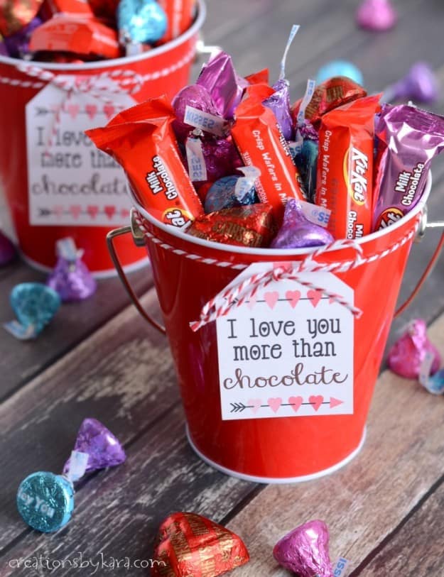 Chocolate Lover's Valentine's Gift Idea (with Free Printable Gift Tags)