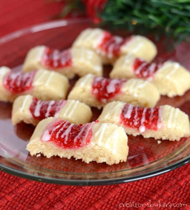  shortbread cookies sticks filled with raspberry jam