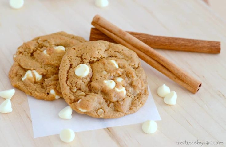 White Chocolate Molasses Cookies - these spicy and soft cookies are perfect for the holidays!