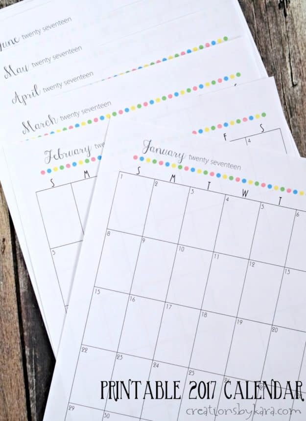 You can use this free printable 2017 calendar in so many ways. It's a perfect calendar for getting organized!