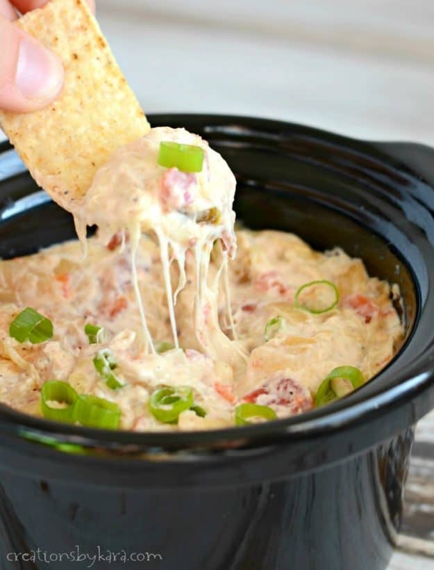 Recipe for game day Spicy Slow Cooker Cheesy Bacon Dip #appetizer
