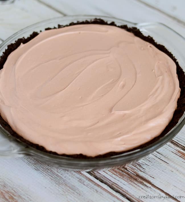 creamy chocolate pie with Oreo crust