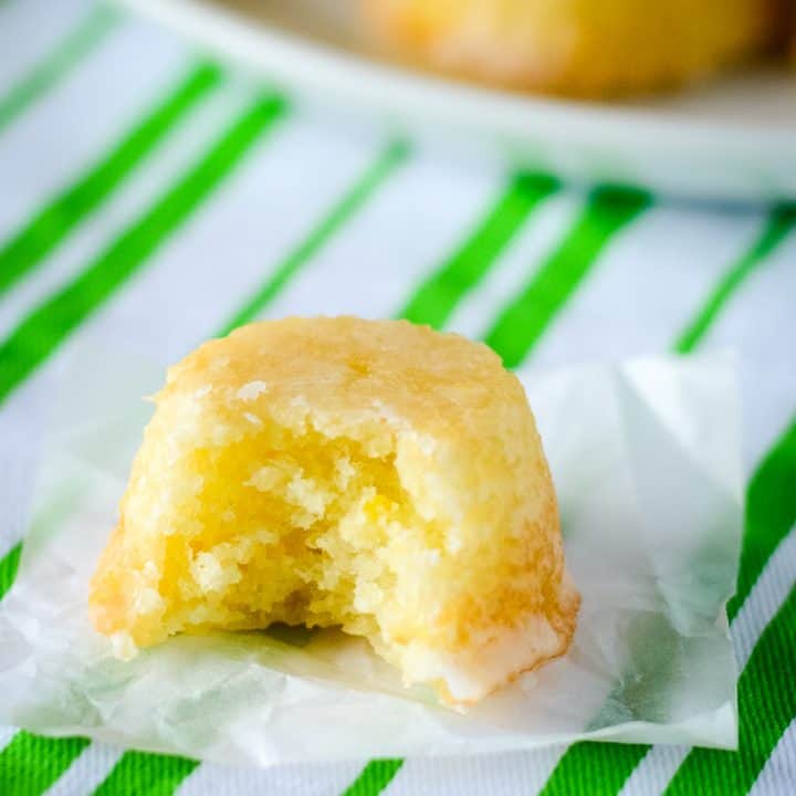 Mini Lemon Cakes with Lemon Glaze-image