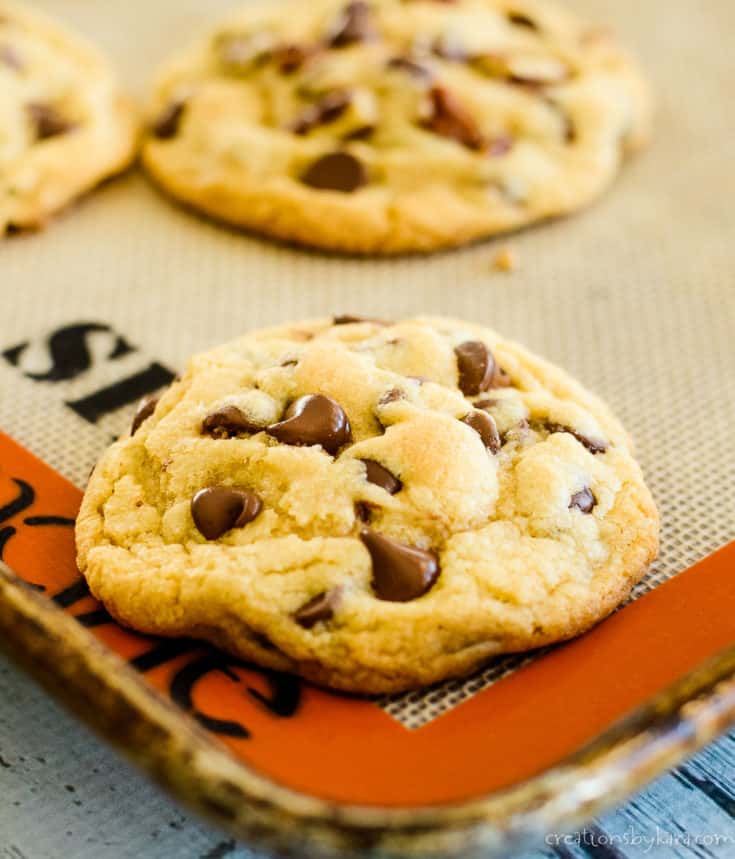 chewy chocolate chip cookies title photo