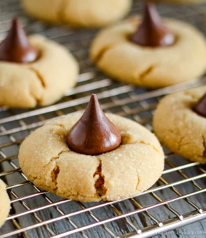peanut butter hershey kiss cookies