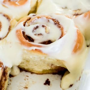 yeast cinnamon rolls with frosting