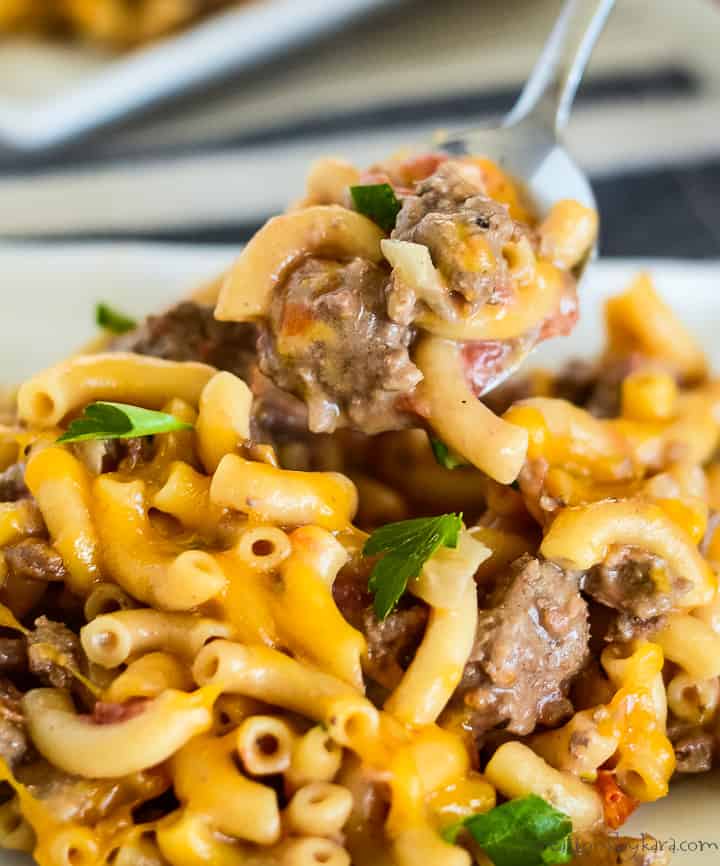 forkful of ground beef mac and cheese