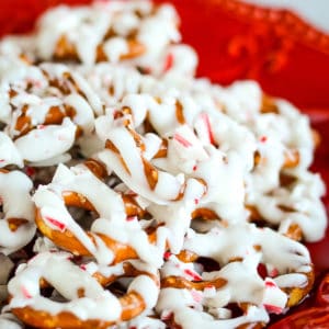 homemade peppermint pretzels on a Christmas plate