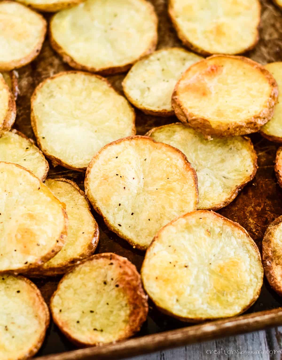 pan of roasted sliced potatoes