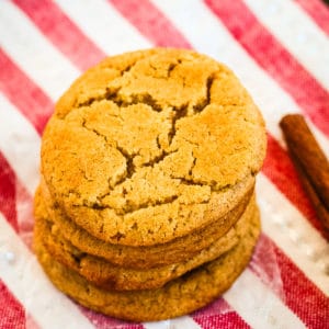 stack of cinnamon cookies