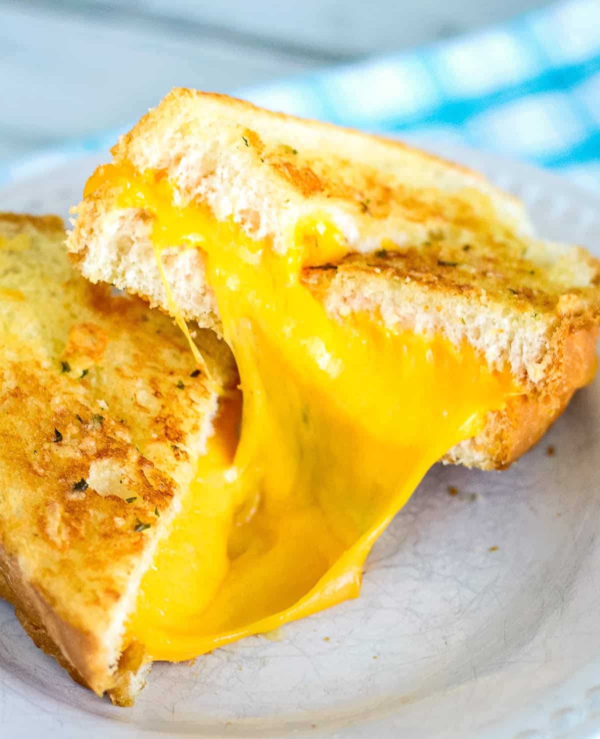 Italian Garlic Bread Grilled Cheese, image size:1200x1479
