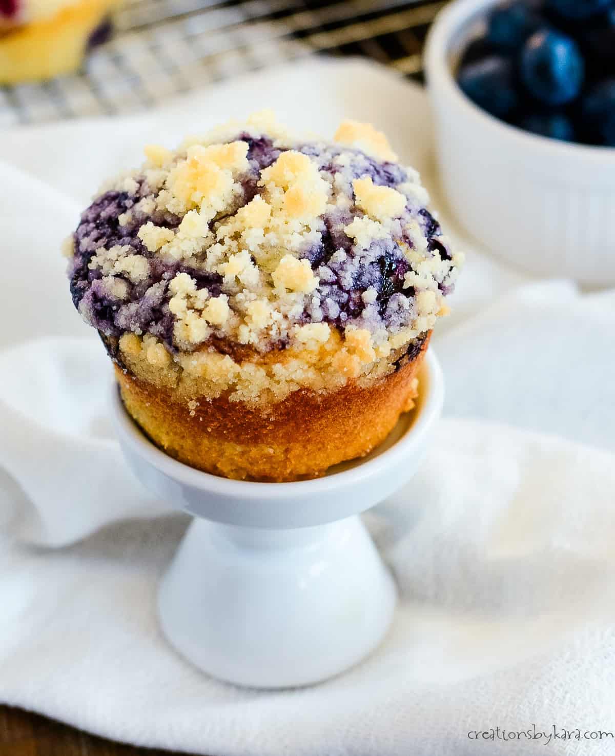streusel topped blueberry muffin