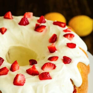 bundt pan strawberry lemonade cake